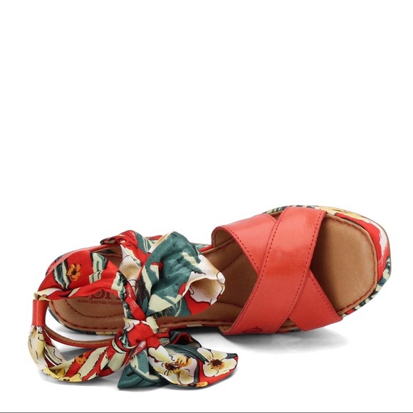 NEW Born Salton Sandals in Red sz 9 - Picture 4 of 14
